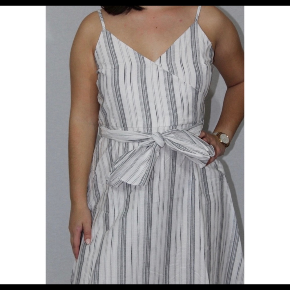 Striped Dress With Big Bow Belt - Picture 3 of 4